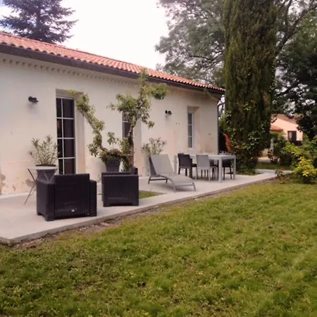 Maison Charmante A Avec Terrasse Et Jardin *